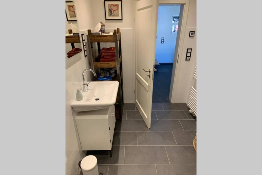 Hier Steckt Liebe Drin ! Apartment Dormagen Bagian luar foto